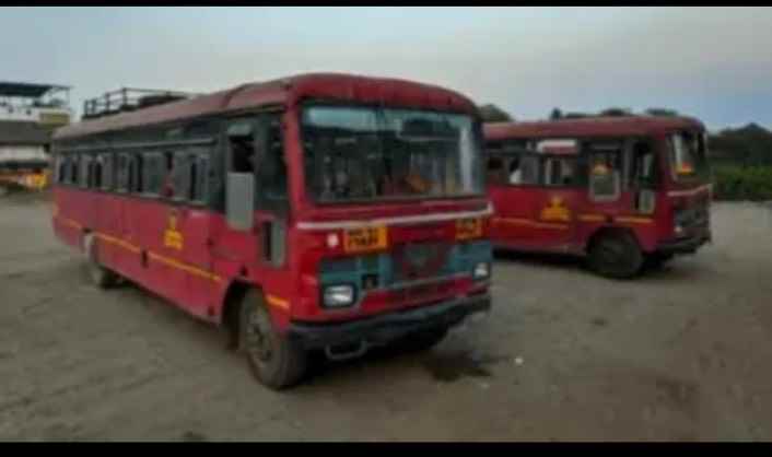 बस स्थानकात न नेता आगाराजवळच प्रवाशांना उतरविले,महिला व ज्येष्ठ नागरिकांना सोसावा लागत आहे नाहक त्रास